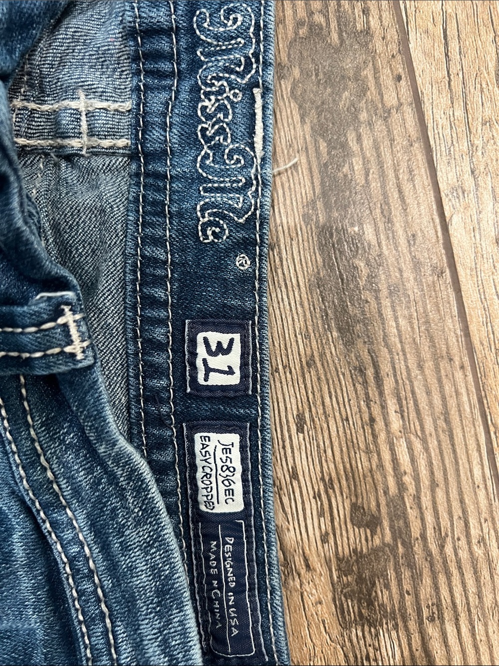 Miss Me Blue cropped Jeans with Embroidered Back Pockets - Picture 5 of 8